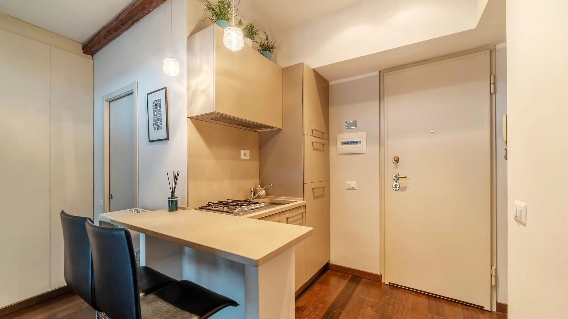 Ad Un Passo Da Piazza Di Pietra - Mini House location