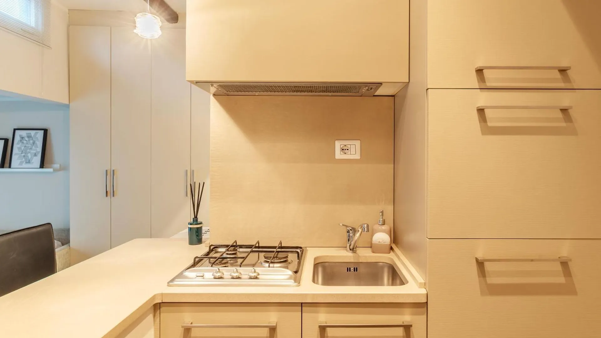 Ad Un Passo Da Piazza Di Pietra - Mini House Apartment Rome 0*,
