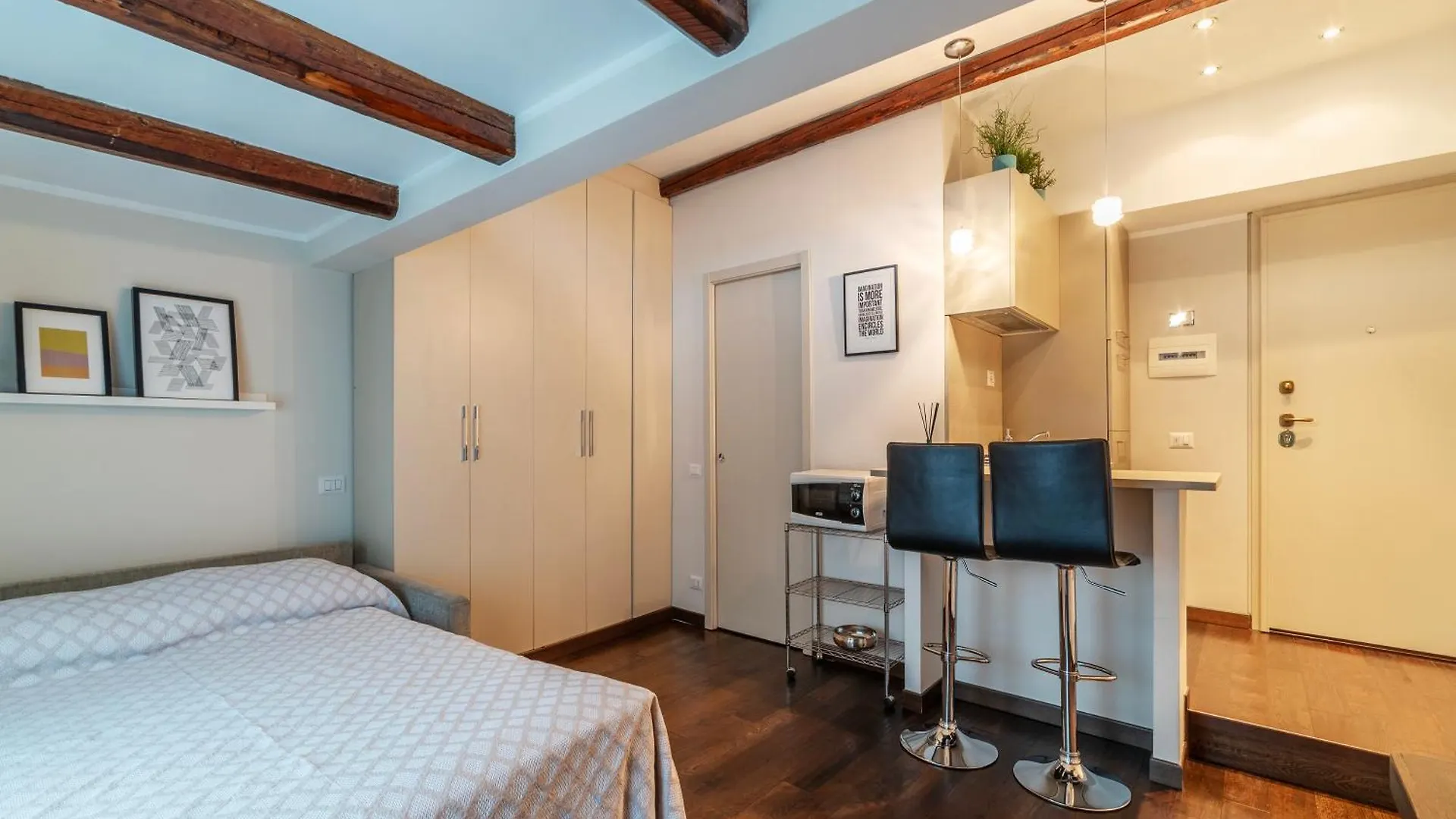 Ad Un Passo Da Piazza Di Pietra - Mini House Apartment Rome 0*,  Italy